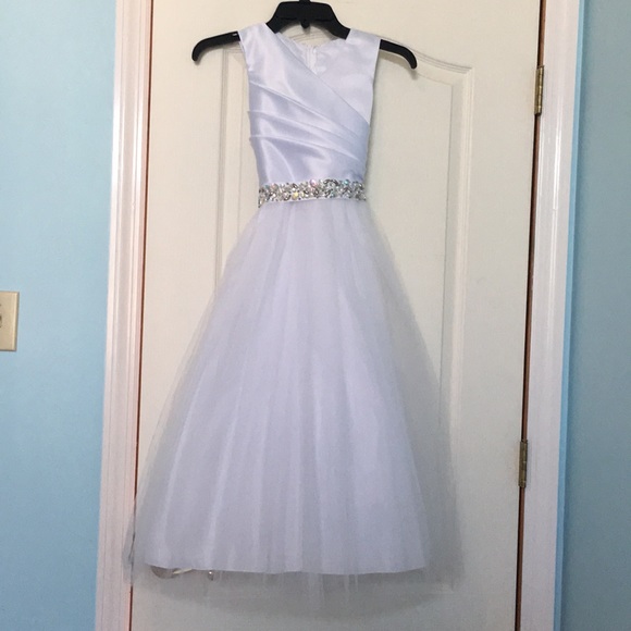 Special occasion white dress for girls. - Picture 1 of 6